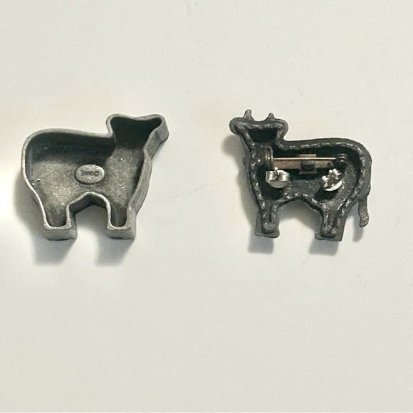 Vintage Torino Pewter Jewelry Set of Cow earrings, brooch and box - Picture 3 of 5